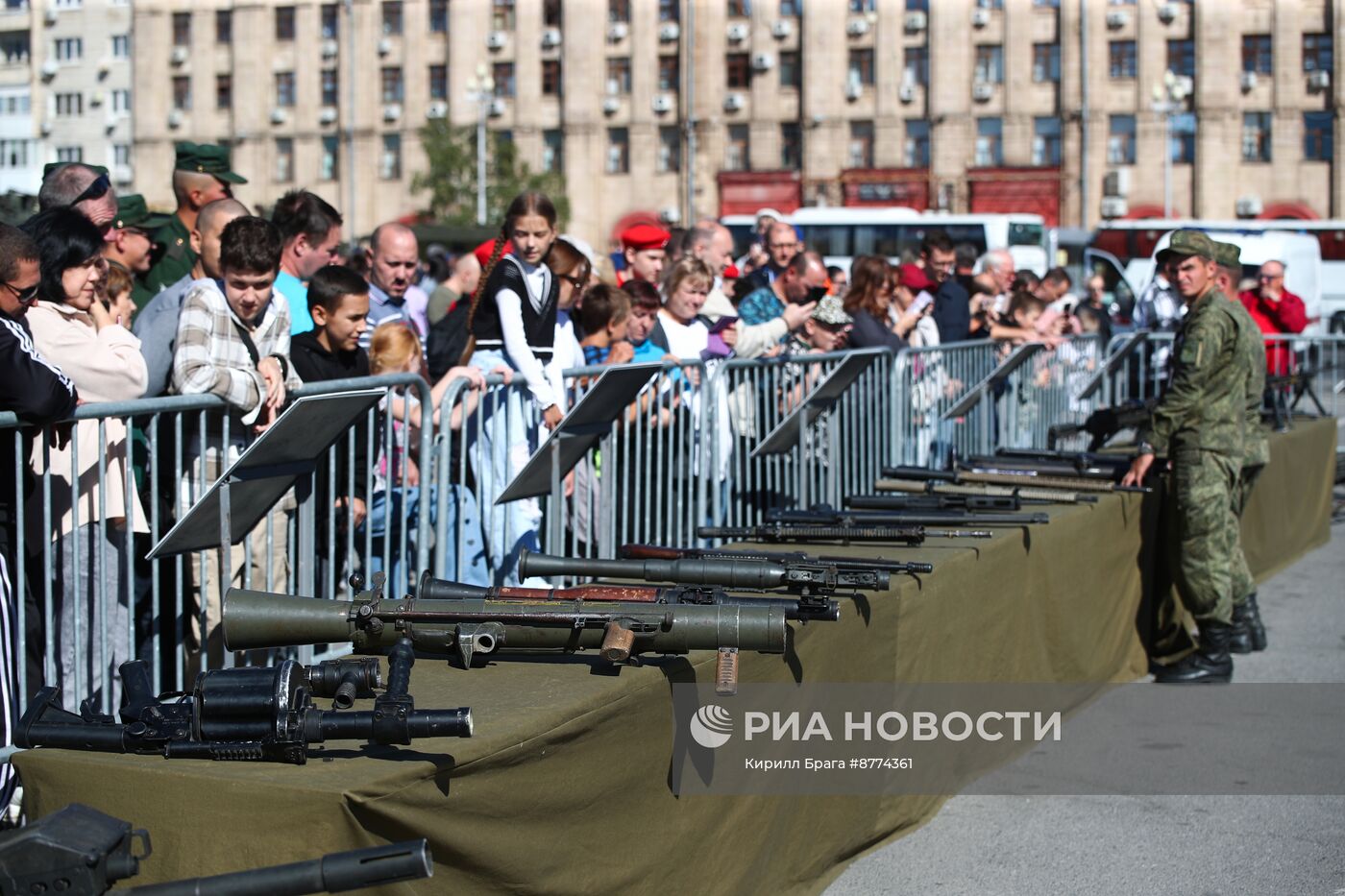 Открытие выставки трофейной техники в Волгограде