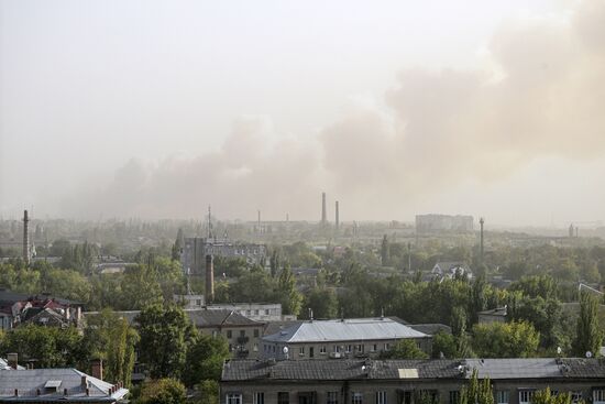 Луганск накрыла песчаная буря и смог от природных пожаров