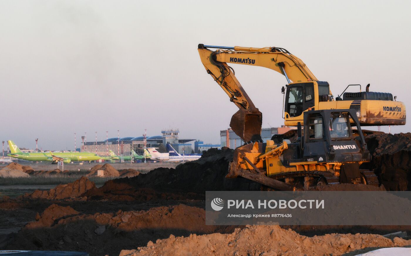 Строительство рулежной дорожки в аэропорту "Толмачево" в Новосибирске