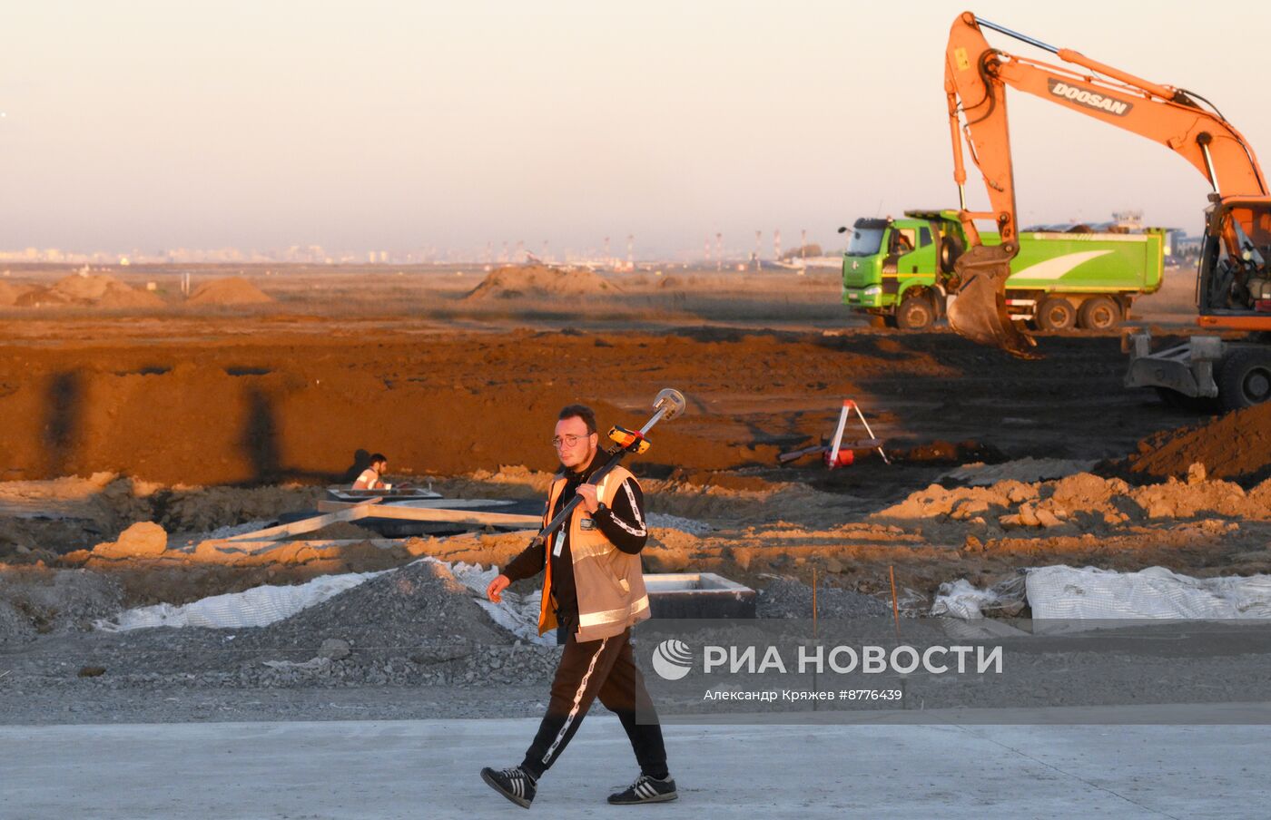 Строительство рулежной дорожки в аэропорту "Толмачево" в Новосибирске