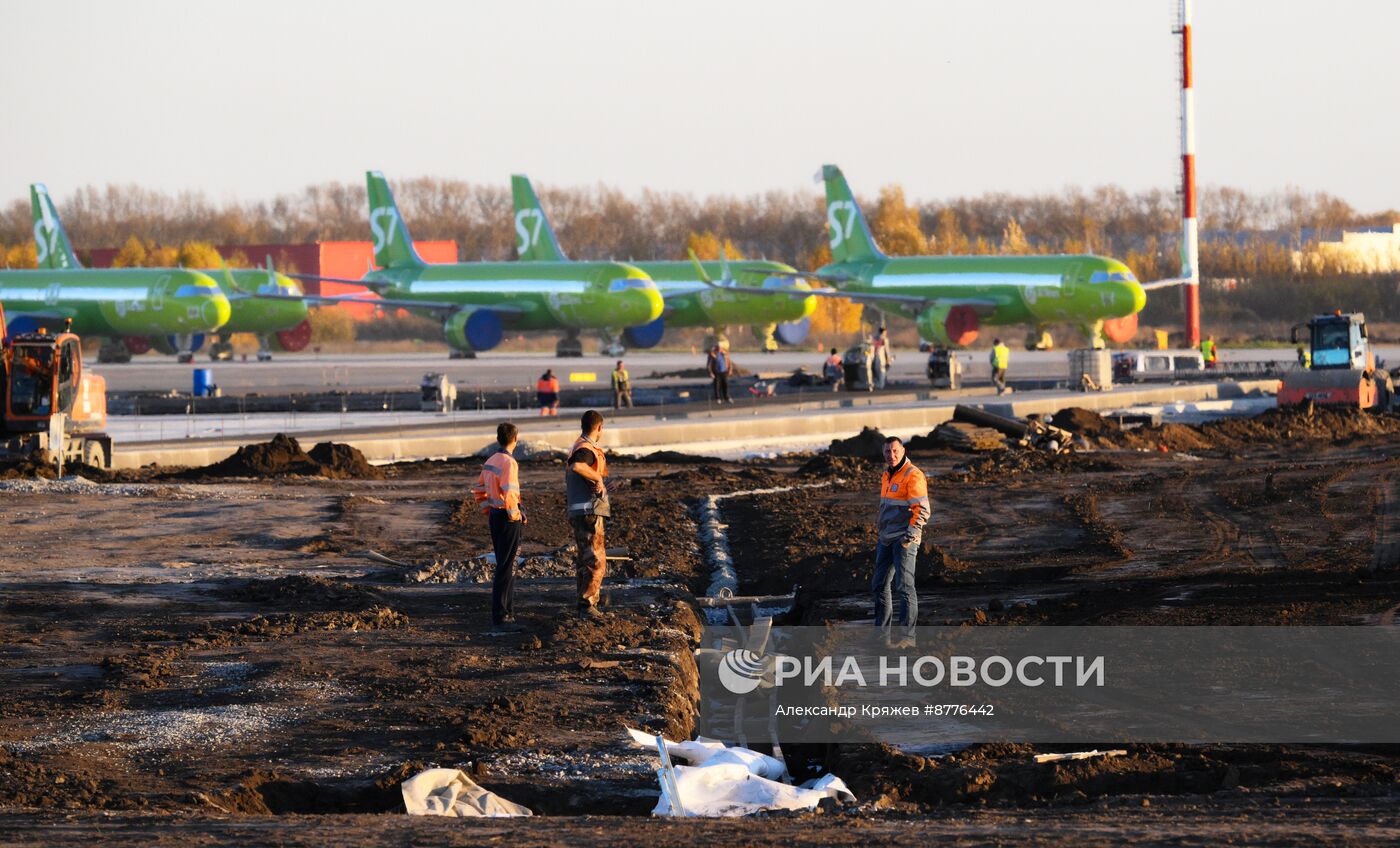 Строительство рулежной дорожки в аэропорту "Толмачево" в Новосибирске