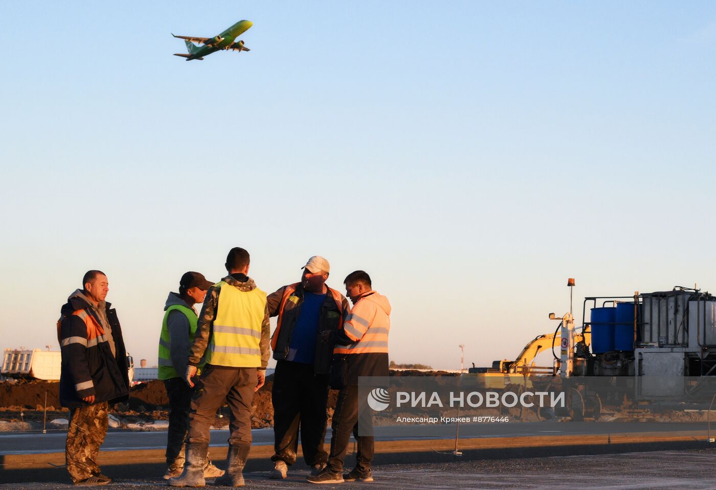 Строительство рулежной дорожки в аэропорту "Толмачево" в Новосибирске