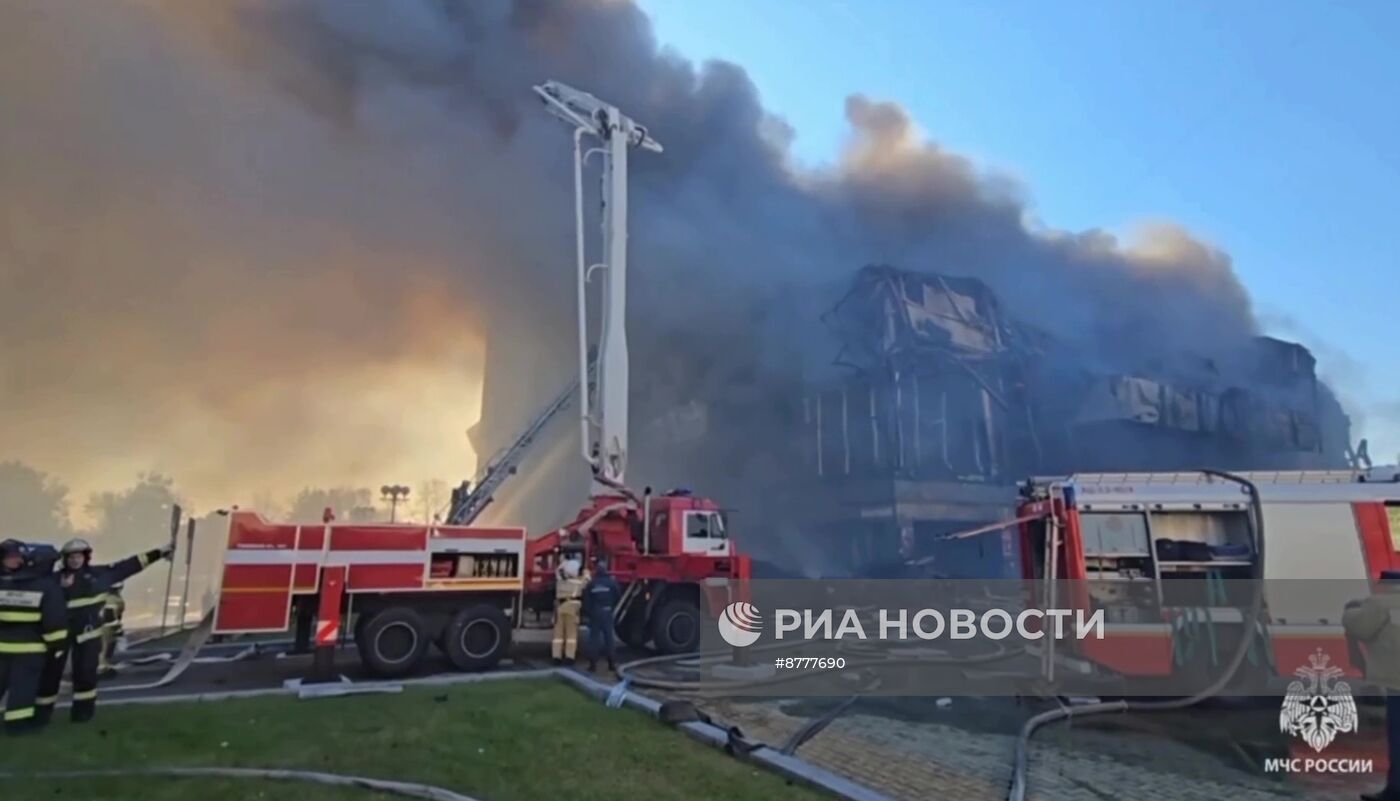 В Хабаровске сгорел музыкальный театр 