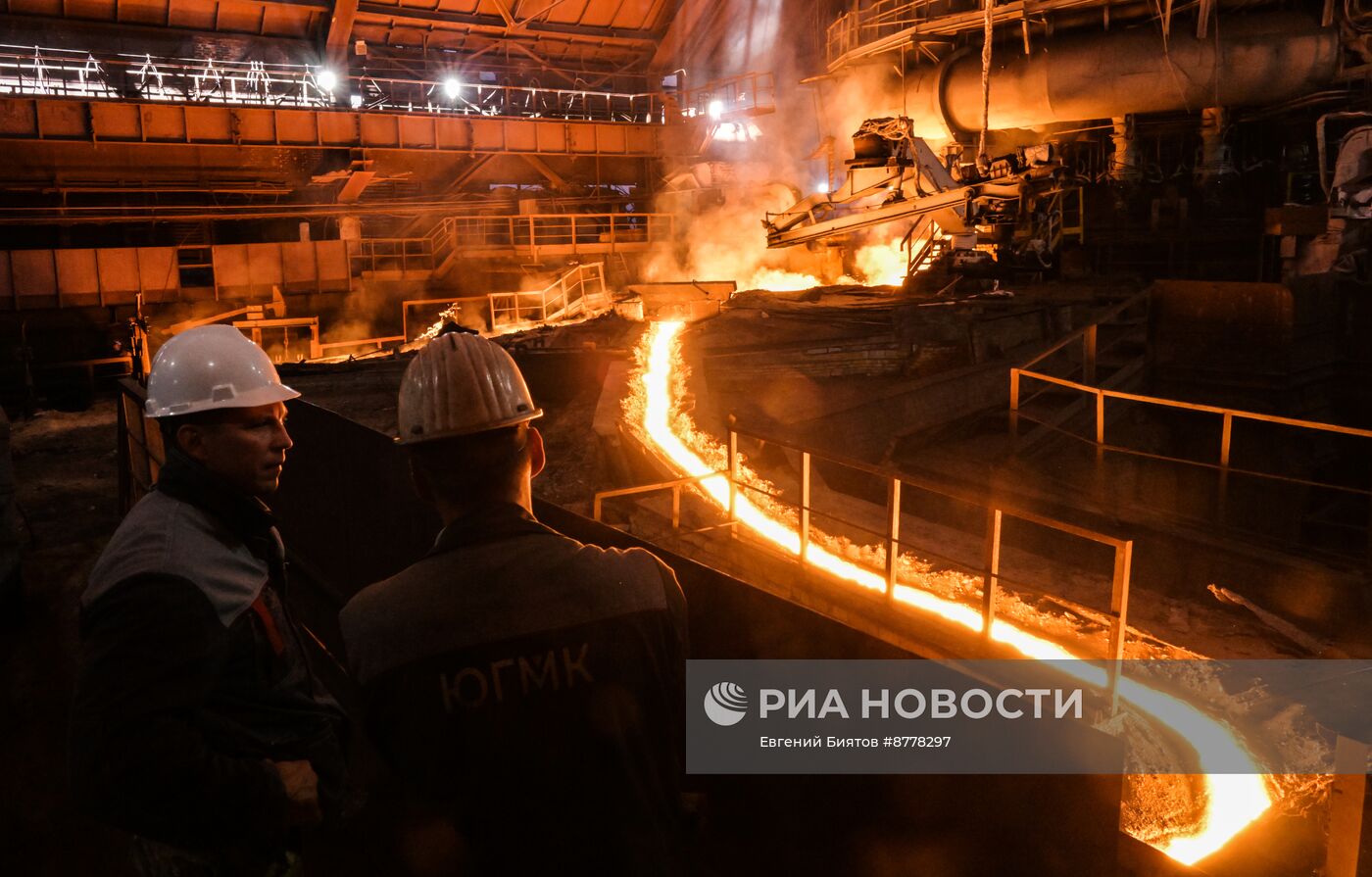 Запуск доменной печи на Алчевском металлургическом комбинате в ЛНР