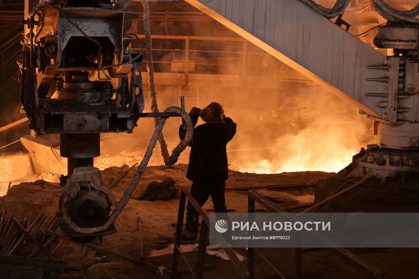 Запуск доменной печи на Алчевском металлургическом комбинате в ЛНР