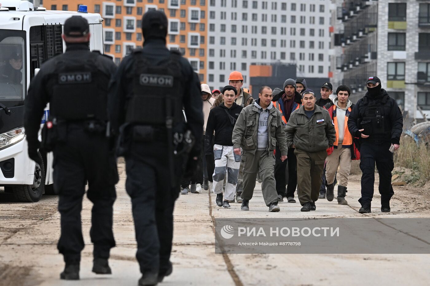 Рейд по выявлению нелегальных мигрантов в Москве 