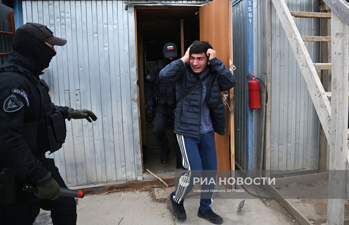 Рейд по выявлению нелегальных мигрантов в Москве