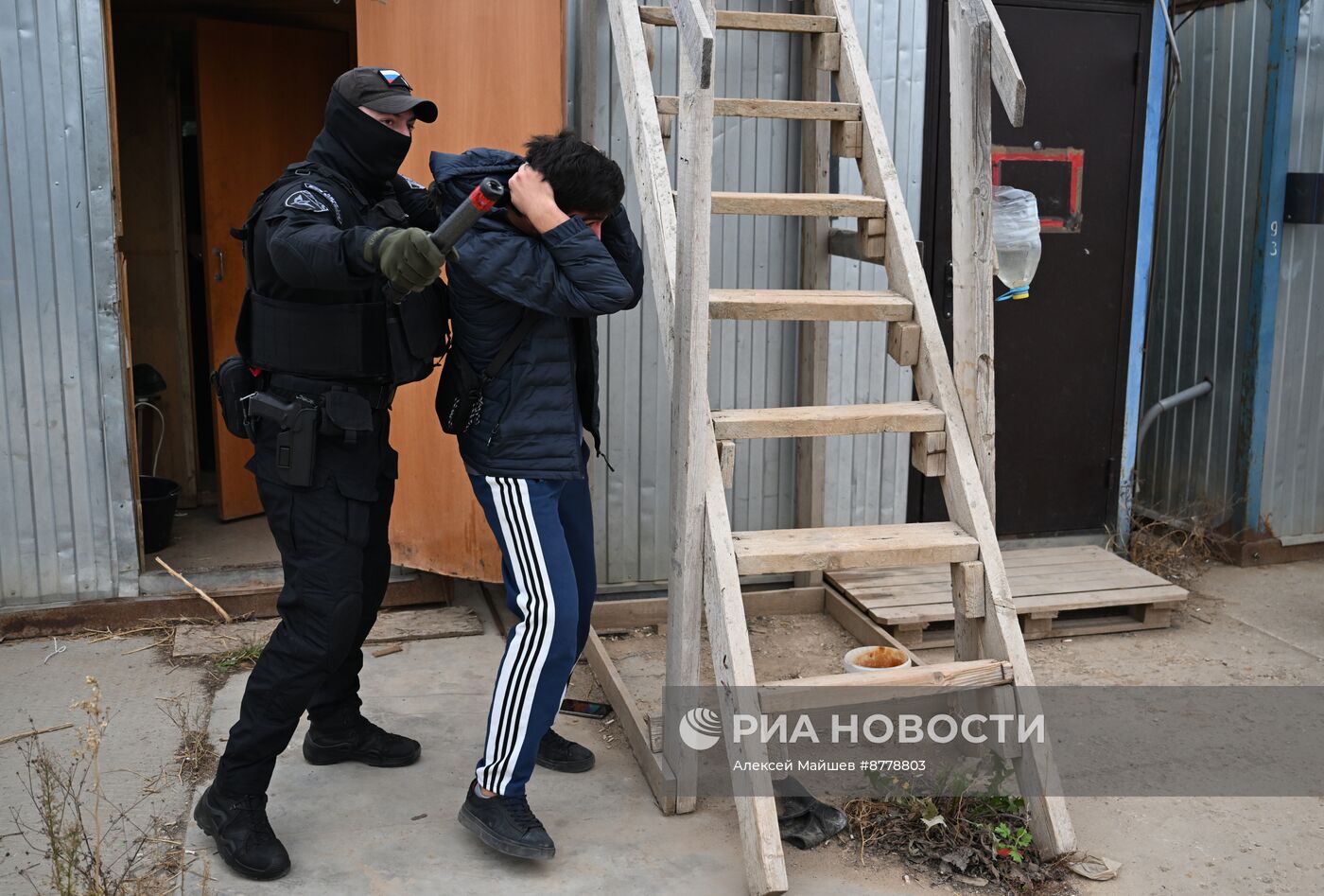Рейд по выявлению нелегальных мигрантов в Москве 
