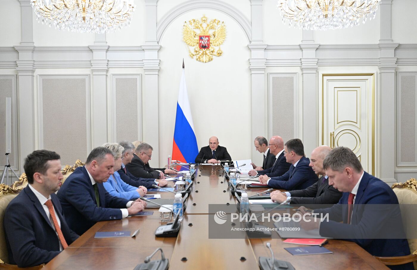 Премьер-министр Михаил Мишустин провел совещание с вице-премьерами РФ