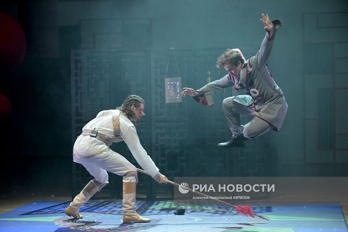 Спектакль "Турандот" в театре "Школа драматического искусства"