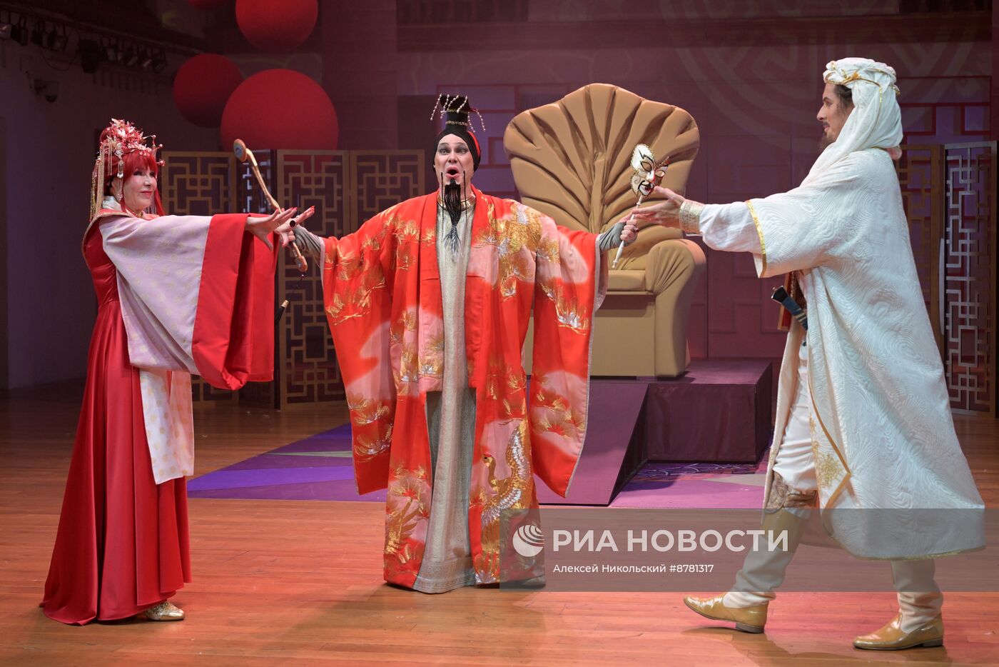 Спектакль "Турандот" в театре "Школа драматического искусства"
