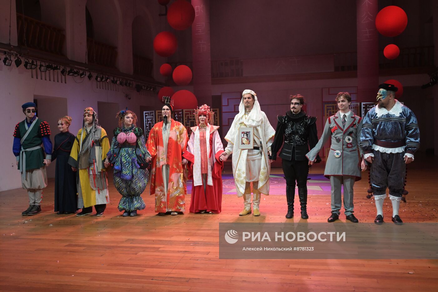 Спектакль "Турандот" в театре "Школа драматического искусства"