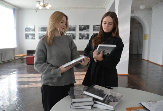 Открытие фотовыставки "Освобождение. Путь к Победе" в Челябинске 