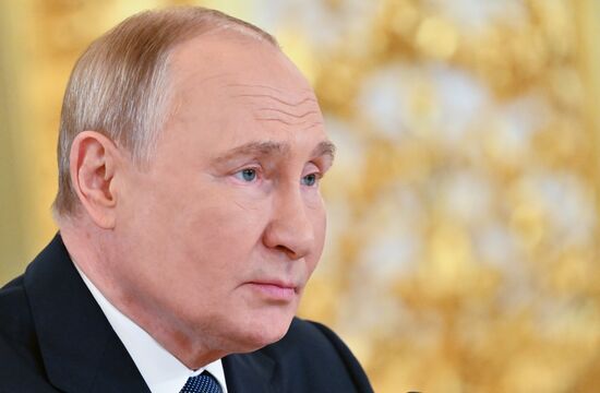 Президент Владимир Путин принял участие в заседании Совета глав государств СНГ