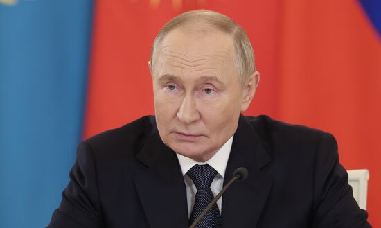 Президент Владимир Путин принял участие в заседании Совета глав государств СНГ