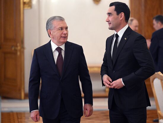 Президент Владимир Путин принял участие в заседании Совета глав государств СНГ