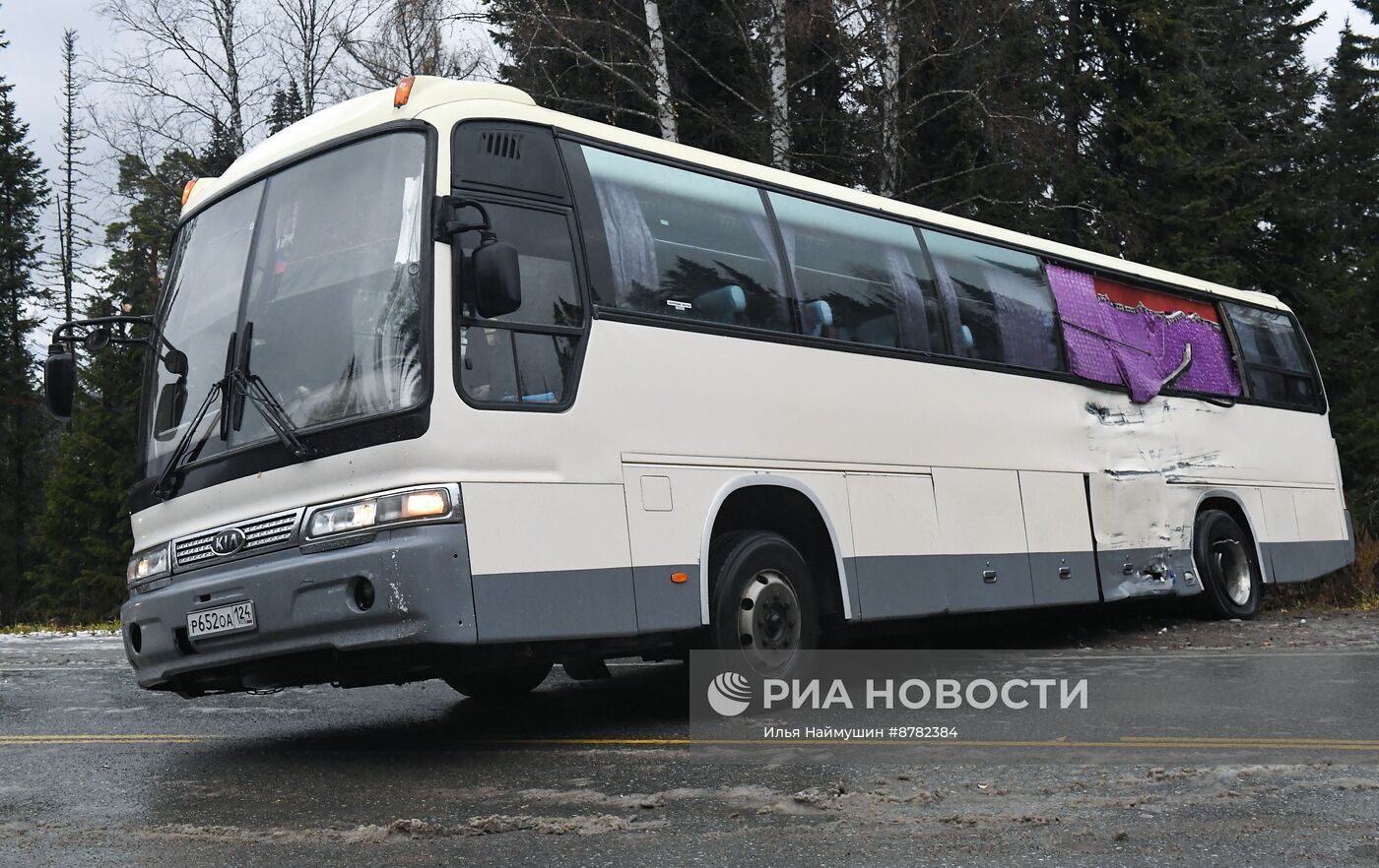 ДТП с участием автобуса и грузовика в Красноярском крае