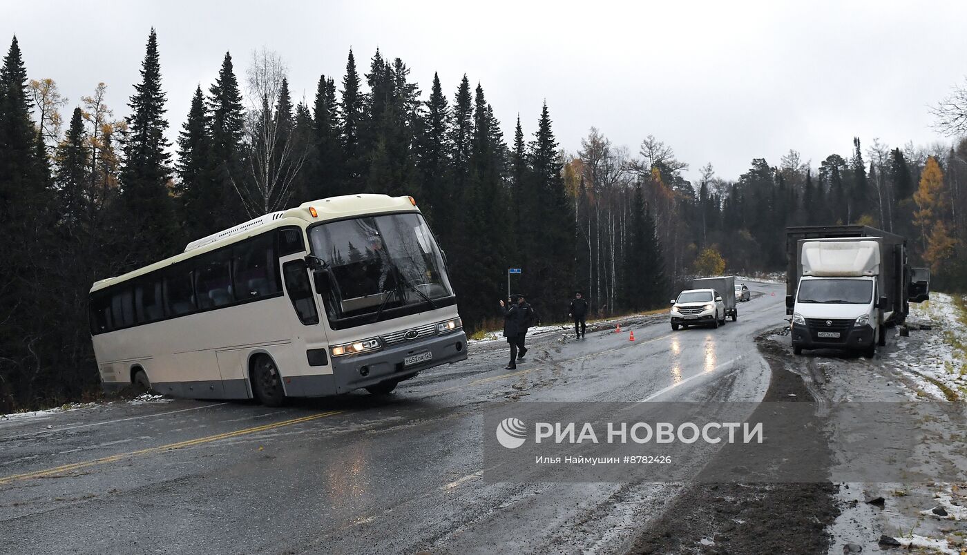 ДТП с участием автобуса и грузовика в Красноярском крае