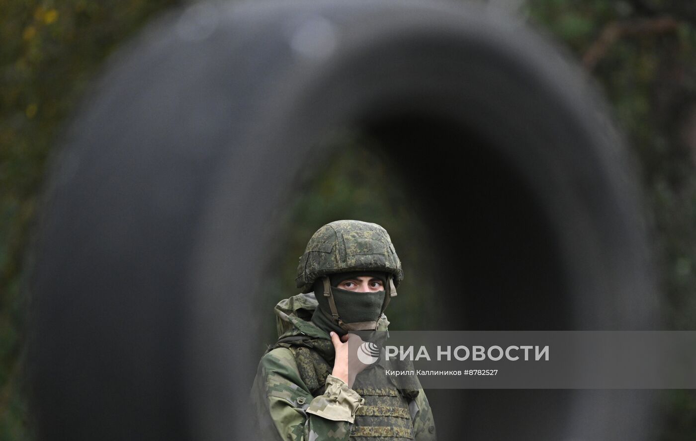 Занятия по боевой подготовке военнослужащих по контракту по специальностям Инженерных войск