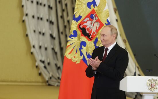 Президент Владимир Путин провел переговоры с президентом Белоруссии Александром Лукашенко