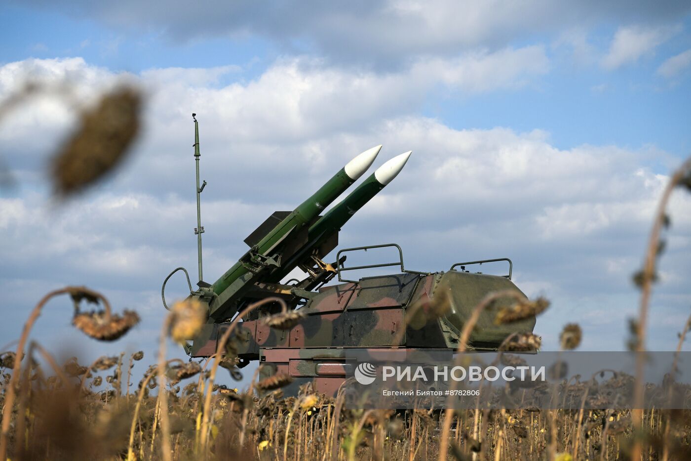 Боевое дежурство ЗРК "Бук-М2" ЦВО в ДНР