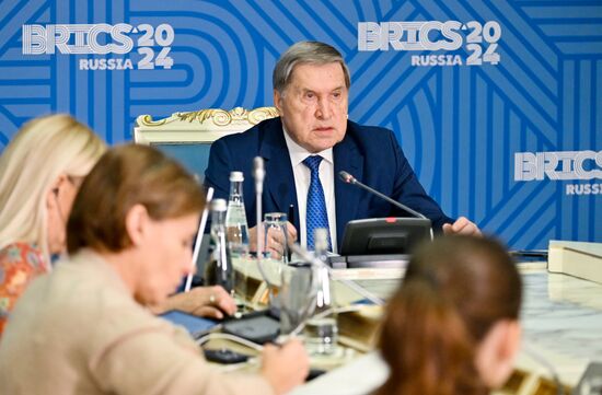 Брифинг Ю. Ушакова по проведению саммита БРИКС в Казани 
