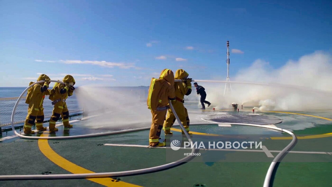 Первое совместное патрулирование кораблей России и Китая в северной части Тихого океана