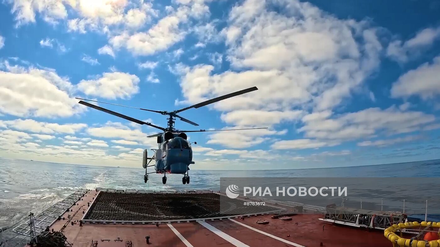 Первое совместное патрулирование кораблей России и Китая в северной части Тихого океана