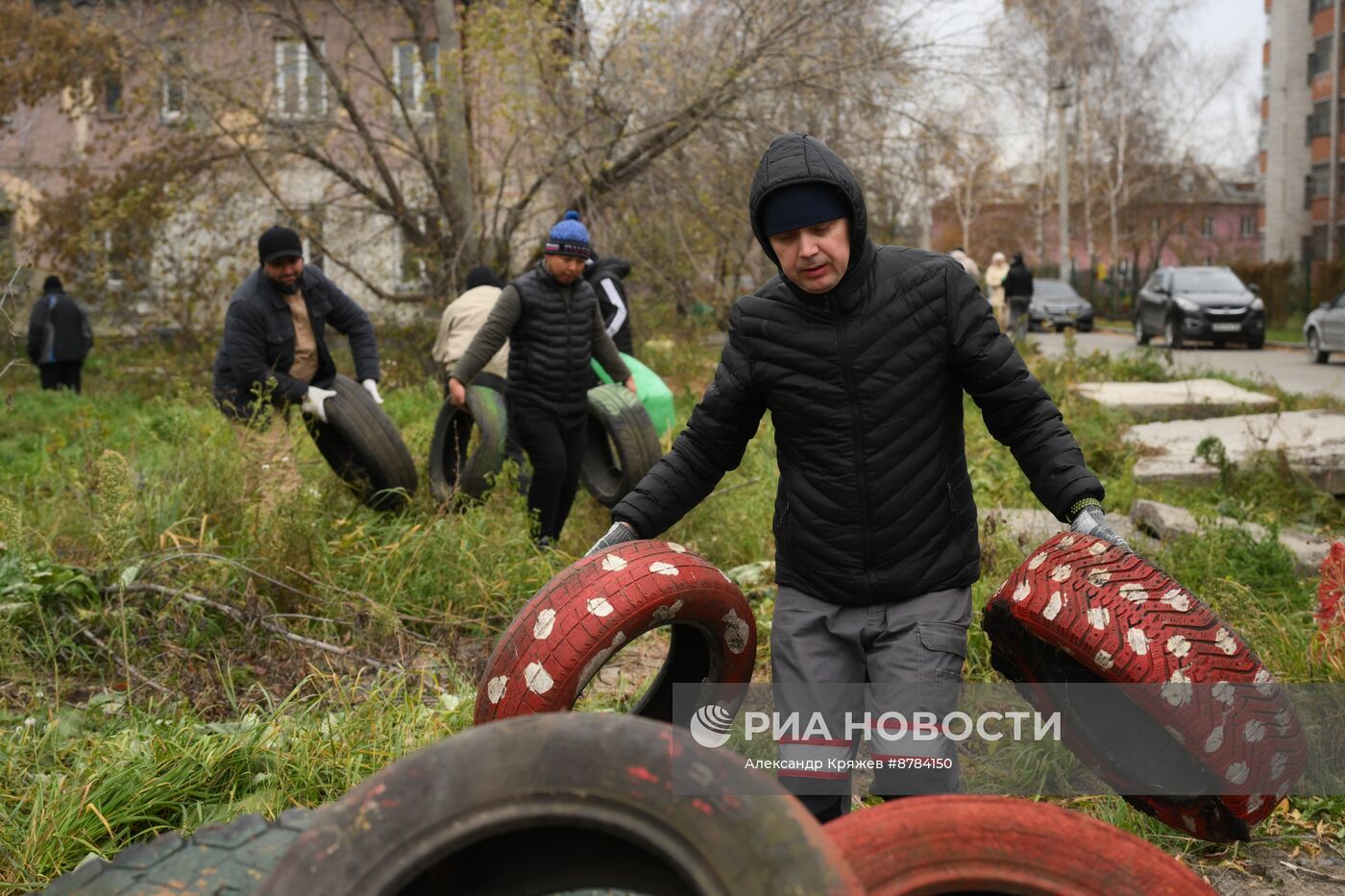 Многонациональный субботник в Новосибирске