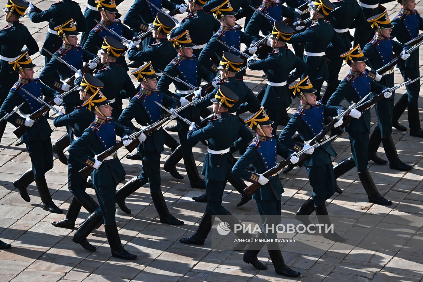 Развод пеших и конных караулов Президентского полка ФСО России