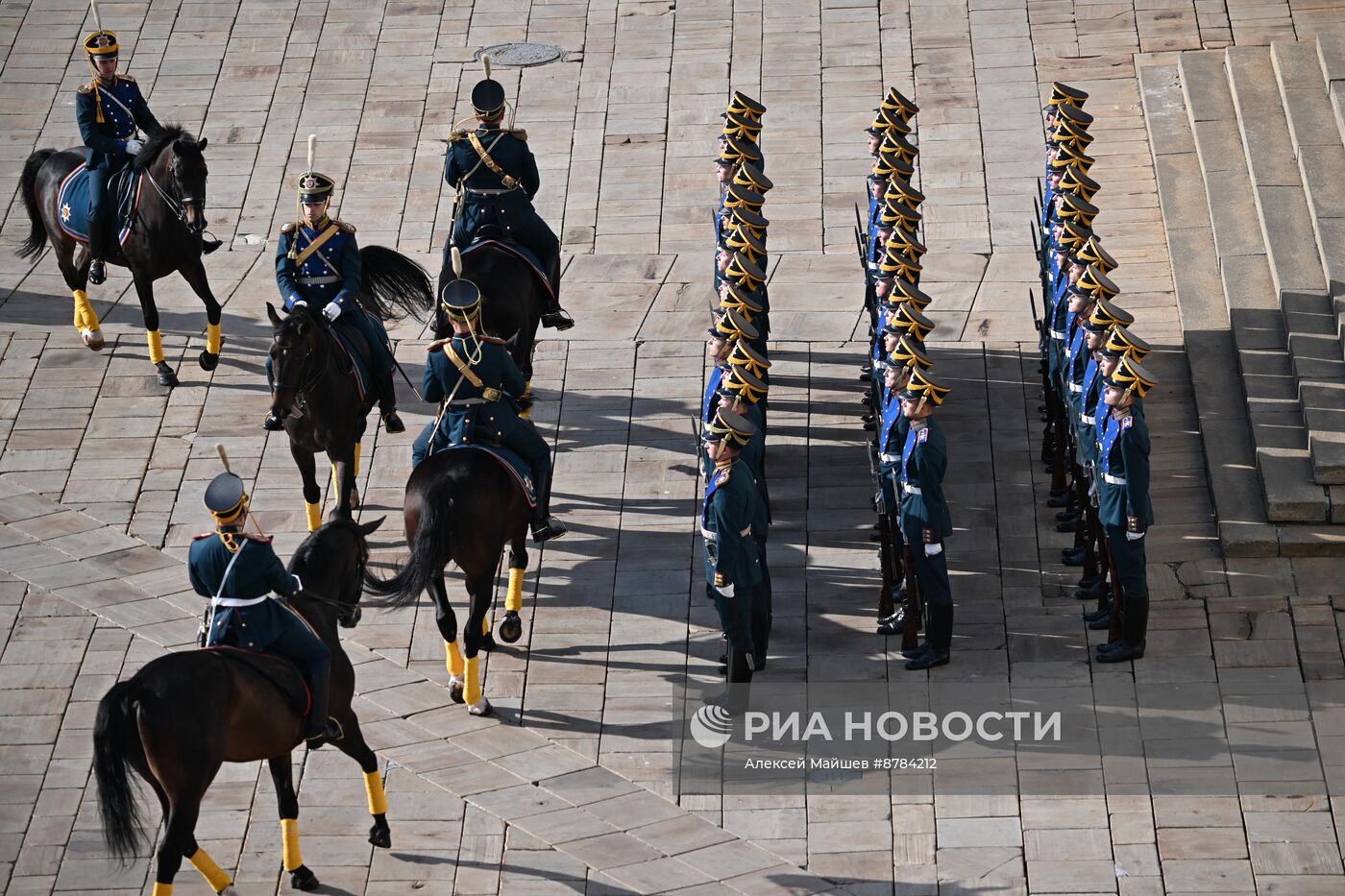 Развод пеших и конных караулов Президентского полка ФСО России