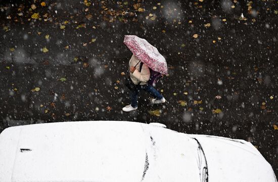 Первый снег в Москве