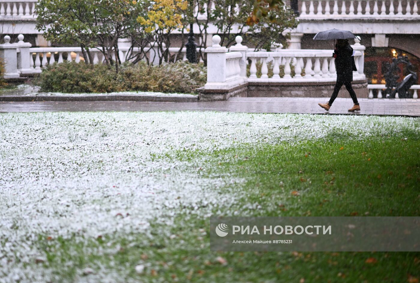 Первый снег в Москве