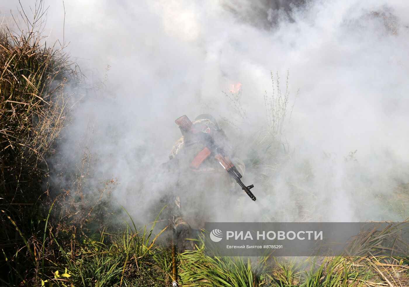 Занятия по минно-взрывному делу в инженерном подразделении ЦВО в ЛНР