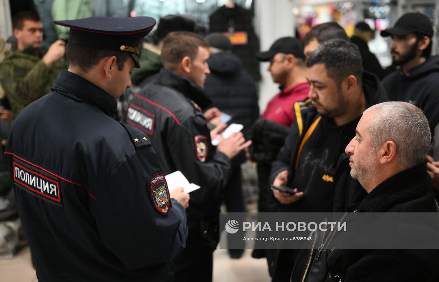 Рейд по выявлению нелегальных мигрантов в Новосибирске