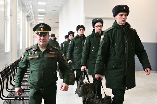 Отправка новобранцев для прохождения службы по призыву в ВС РФ