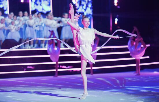 Гала-концерт "Мы верим твердо в героев спорта"