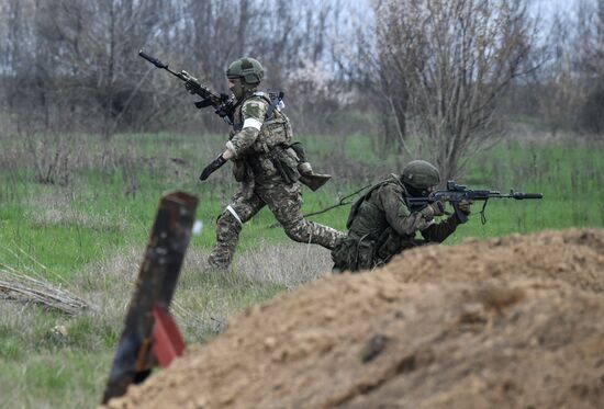 Подготовка штурмовых групп ВДВ на полигоне в южном секторе СВО | РИА ...