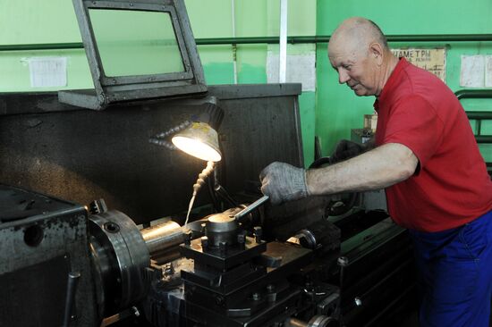 Работа металлообрабатывающего завода в Тамбове | РИА Новости Медиабанк