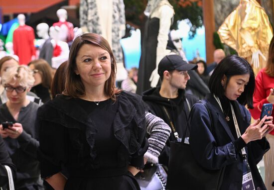 «Ждули»: почему российские женщины выходят замуж за заключенных