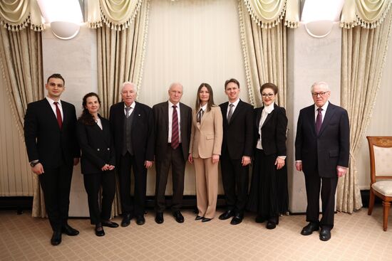 Президент РФ В. Путин принял участие в мероприятиях по случаю 300-летия ...