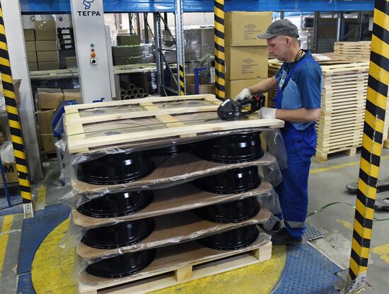 Производство литых дисков для автомобилей на заводе "СКАД" | РИА ...