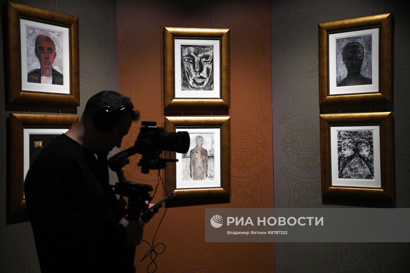 Персональная выставка Аиши Каддафи "Дочь Ливии"