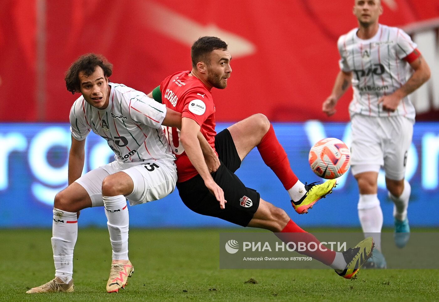 Футбол. РПЛ. Матч "Химки" - "Локомотив"