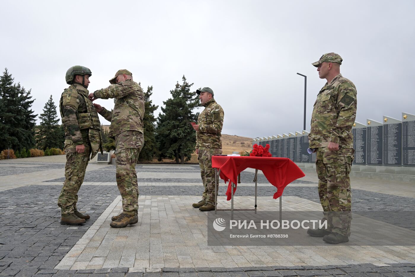 Награждение военнослужащих группировки "Центр" в день военного связиста