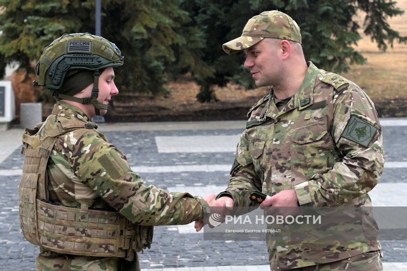 Награждение военнослужащих группировки "Центр" в день военного связиста