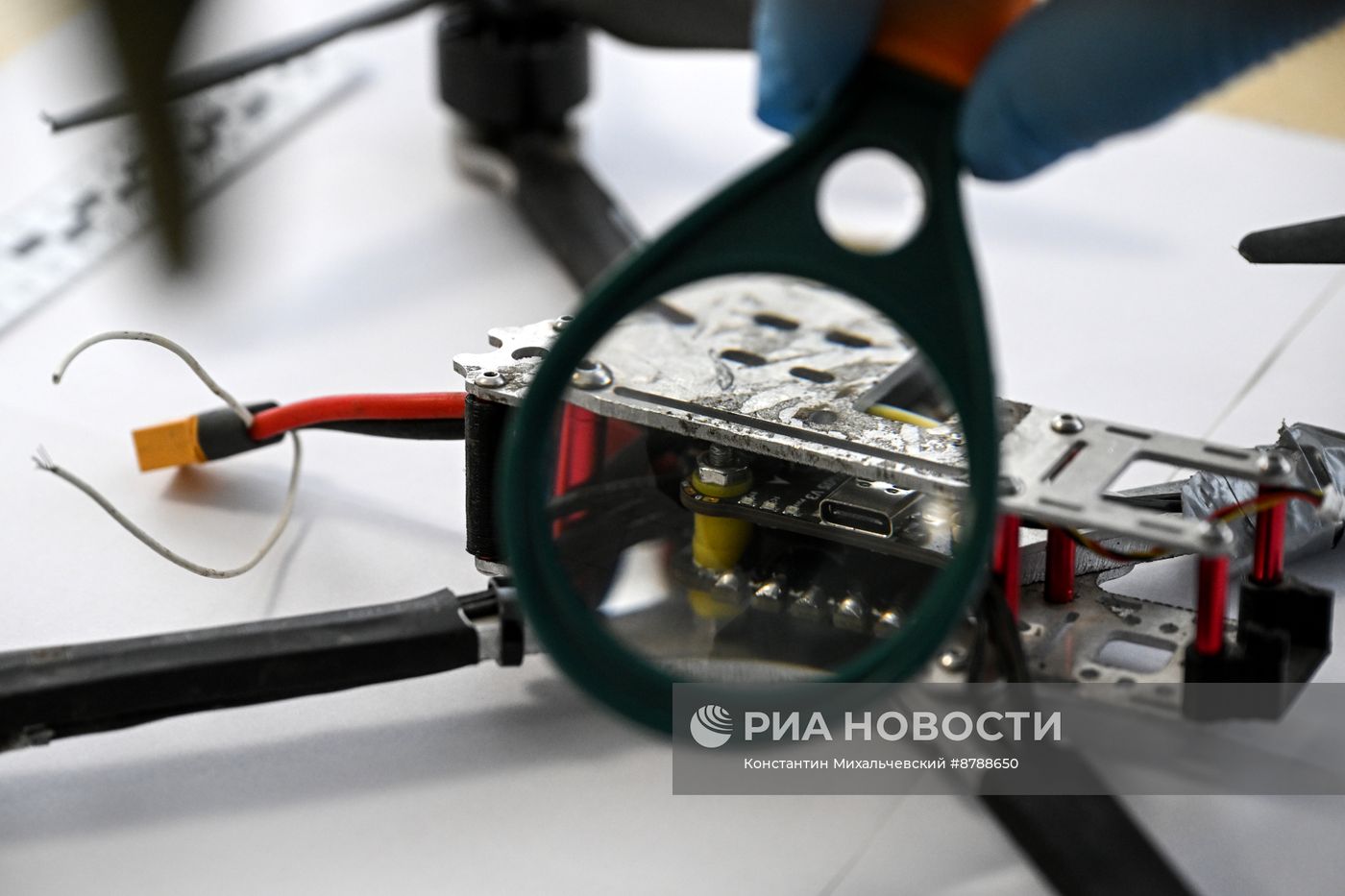 Работа экспертов-криминалистов СУ СК в Запорожской области
