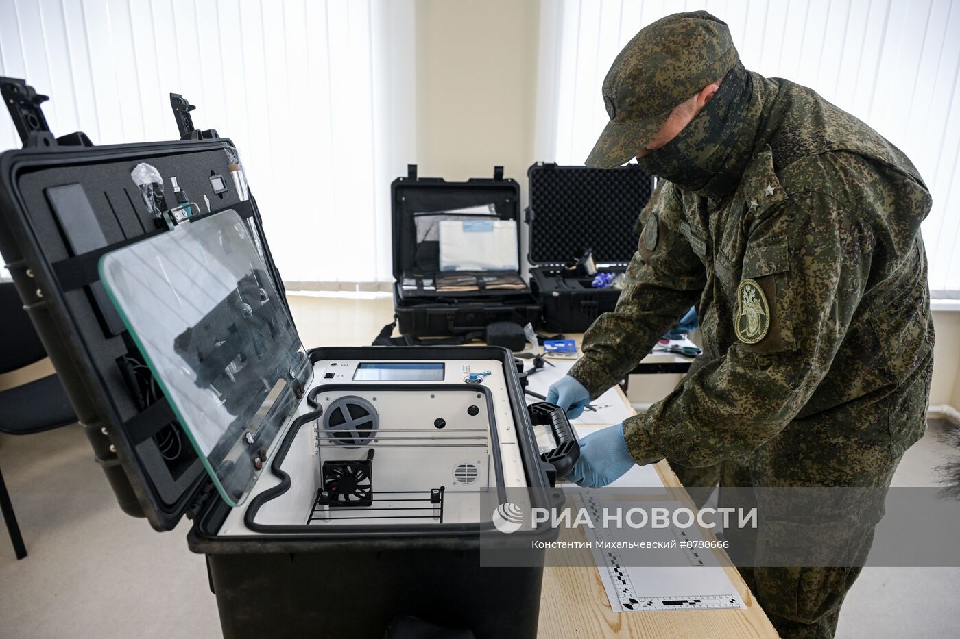 Работа экспертов-криминалистов СУ СК в Запорожской области