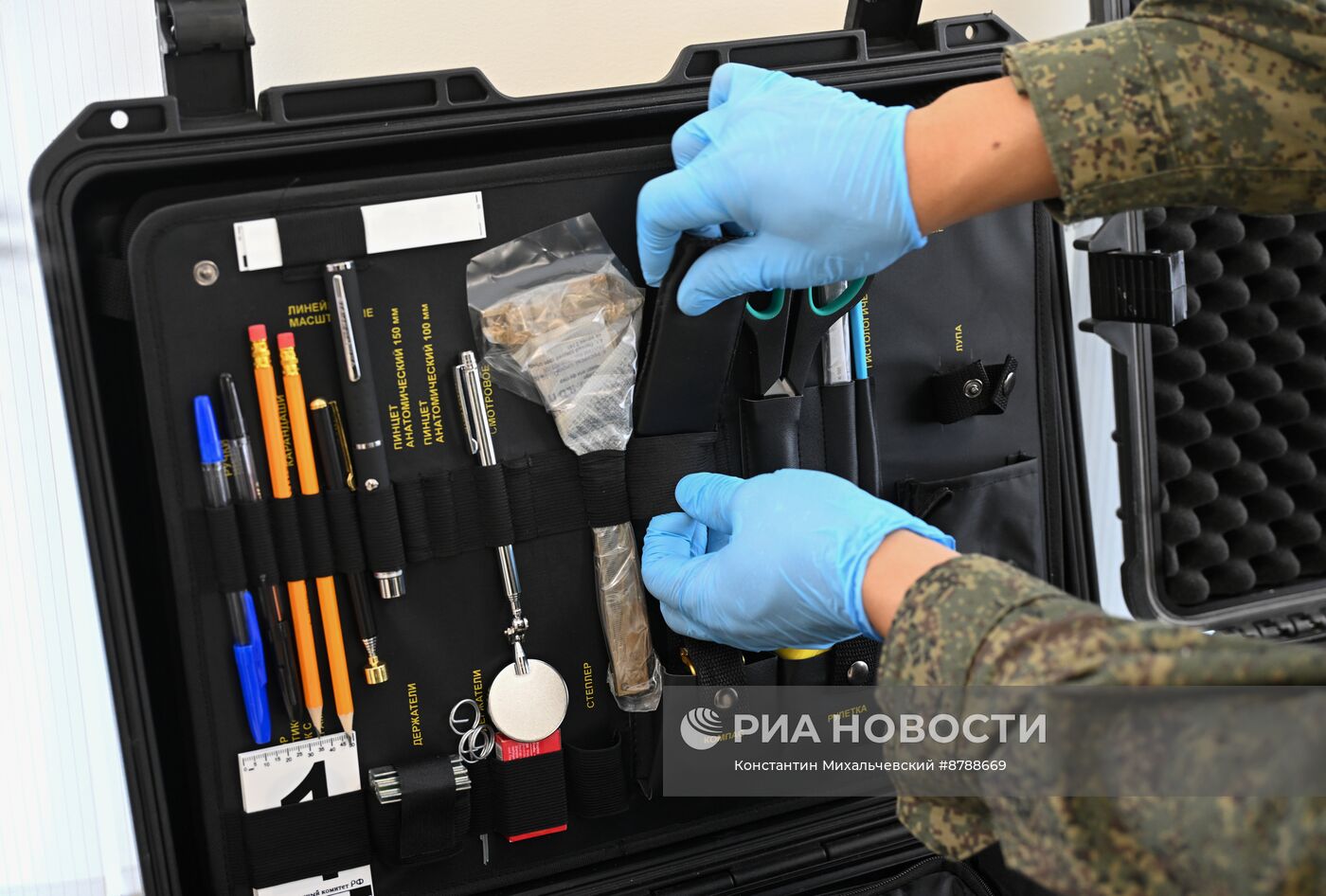 Работа экспертов-криминалистов СУ СК в Запорожской области