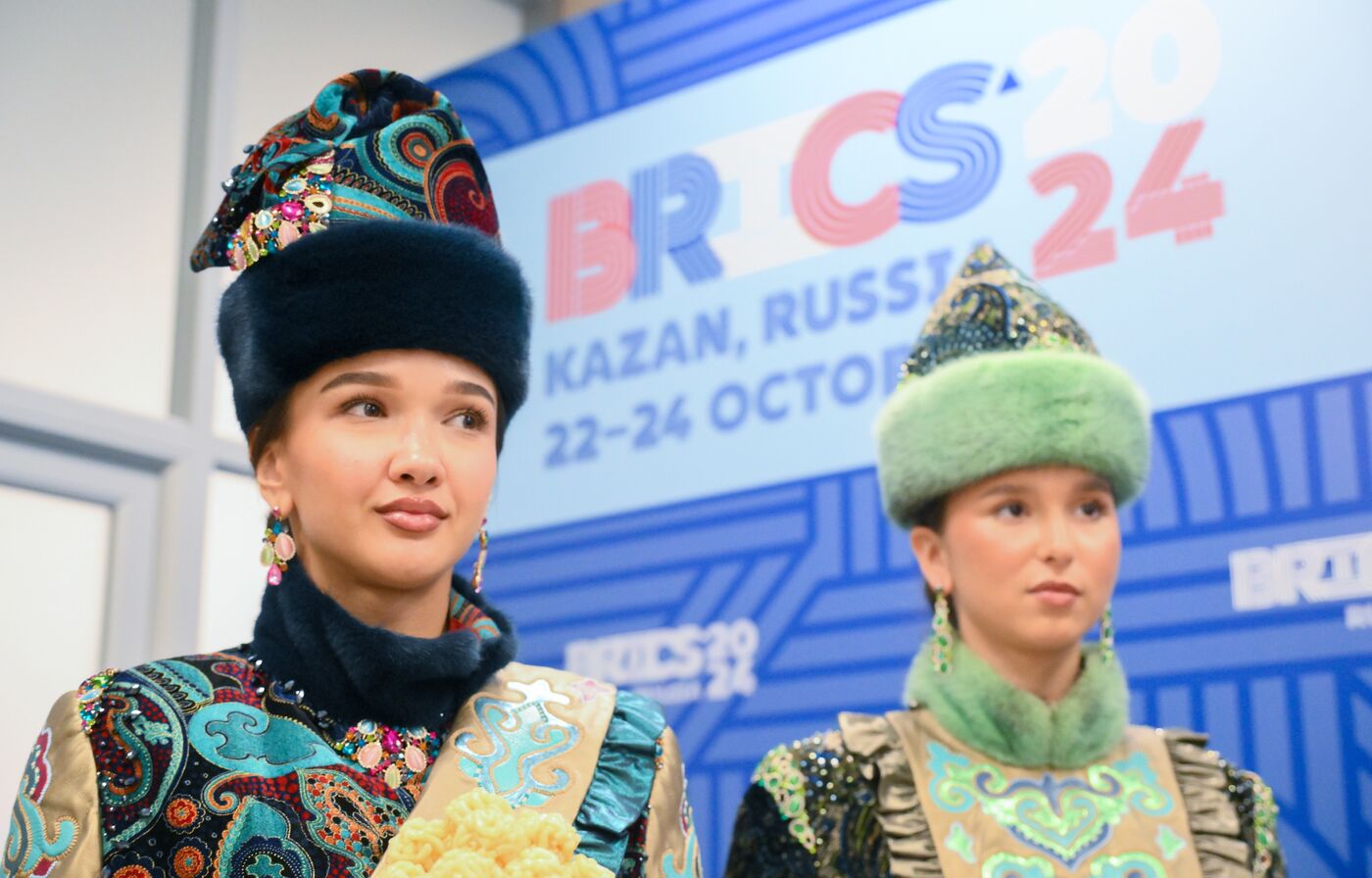 XVI саммит БРИКС. Прилет первого заместителя министра иностранных дел Шри-Ланки Аруни Виджевардане